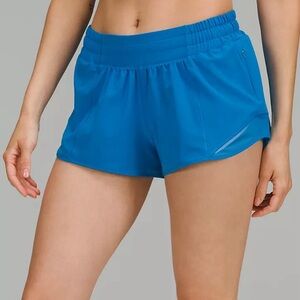 Lululemon Hotty Hot Low-Rise Shorts 2.5" (SIZE TWO) Poolside